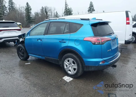 2017 Toyota Rav4 Le z USA, uszkodzony, nr VIN 2T3BFREV8HW671939